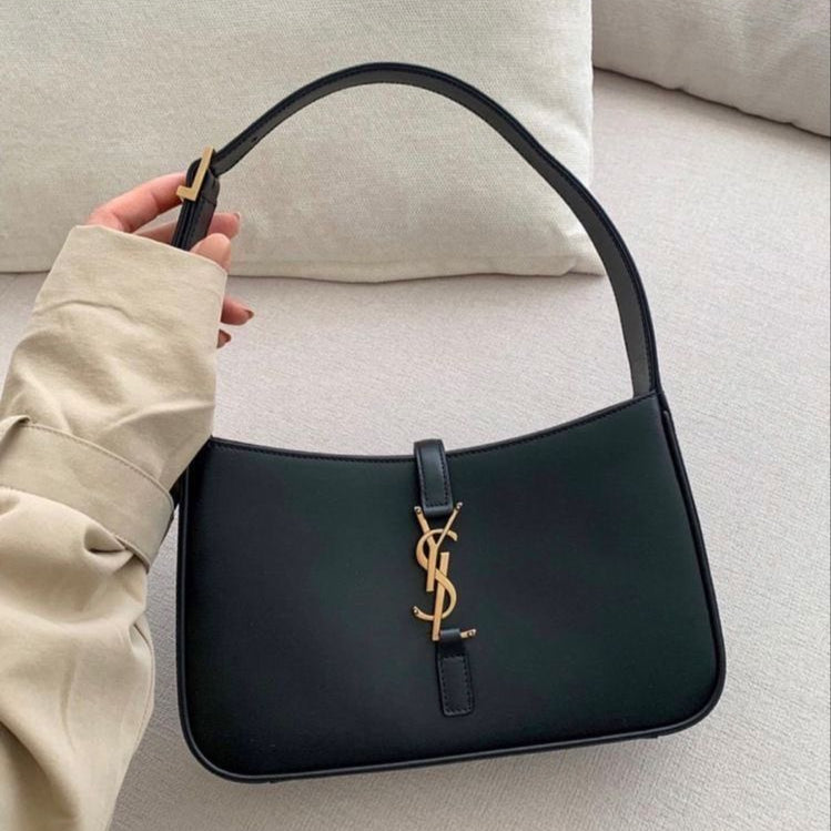 Le 5 à 7 YSL